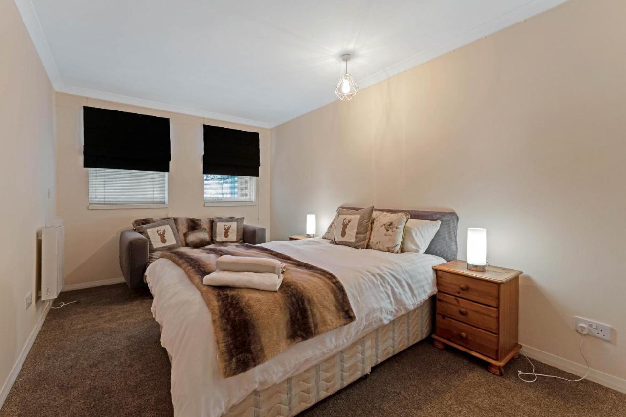 Elegant & Unique Getaway - Spacious 3 Bedroom, 2 Bathroom City Centre Apartment - Free Allocated Parking. เอดินบะระ ภายนอก รูปภาพ